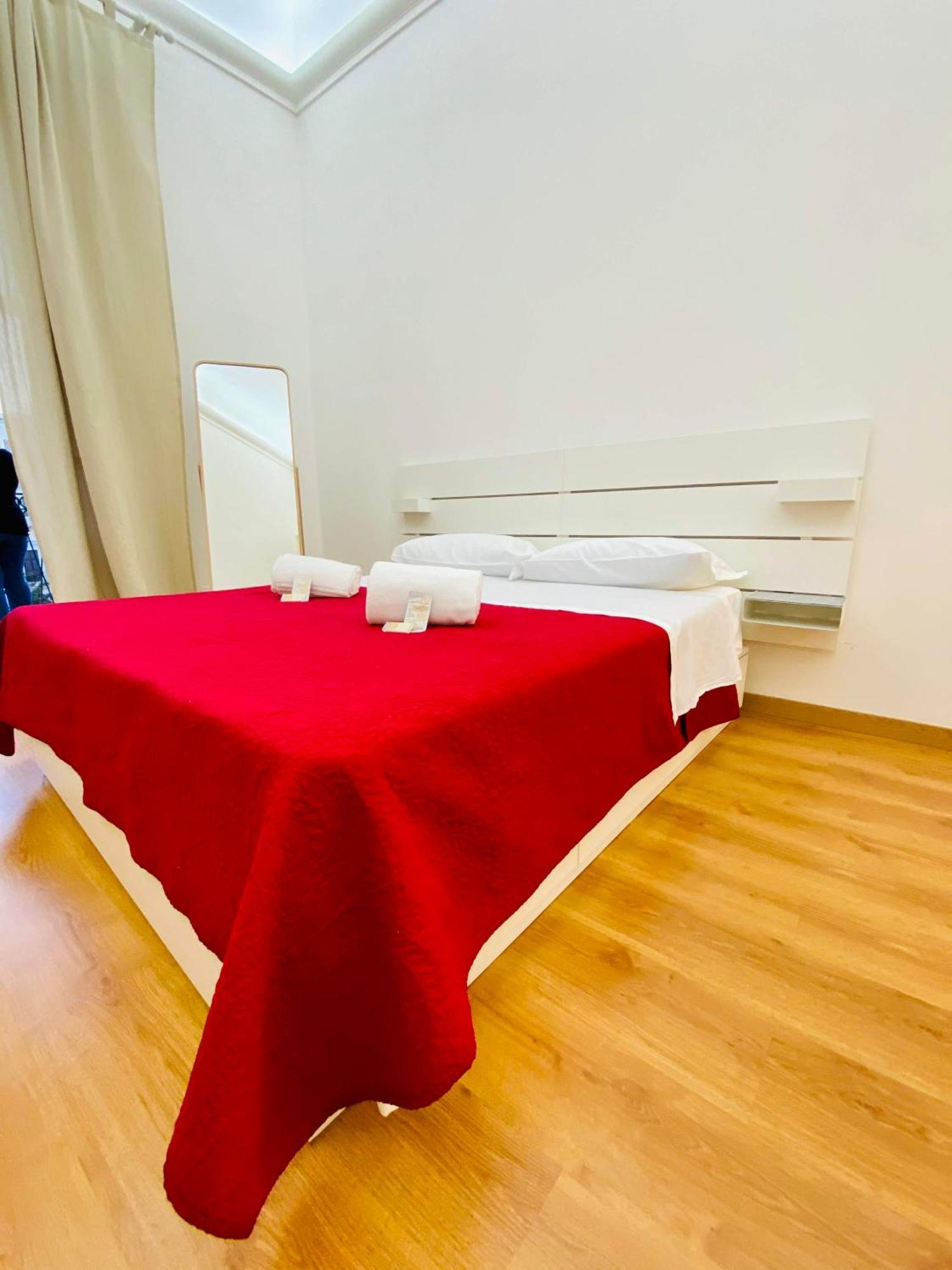 Amica Taranto In Piazza Apartman Kültér fotó